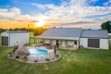 barndominium with pool